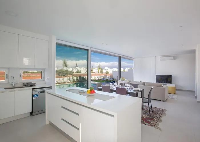 Vila Panemorfi - Luxury Brand New 3 Bedroom With Private Pool