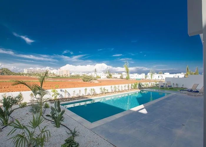Vila Panemorfi - Luxury Brand New 3 Bedroom With Private Pool *