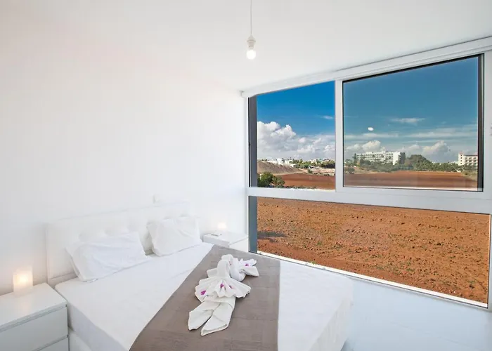 Vila Panemorfi - Luxury Brand New 3 Bedroom With Private Pool Protaras